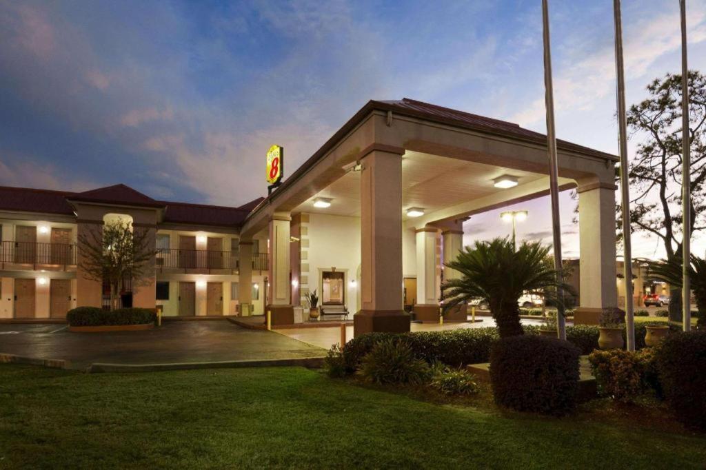 Super 8 By Wyndham Baton Rouge/I-12 Hotell Exteriör bild